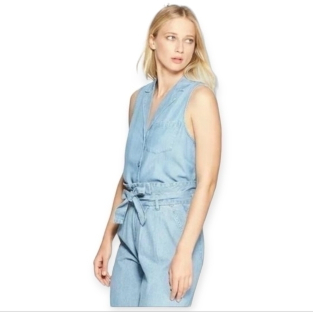 Who What Wear Chambray Sleeveless Top